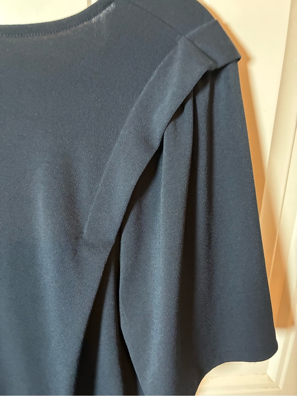 Banana Republic Women's Dark Navy V-Neck Short Sleeve Top - Picture 5 of 6